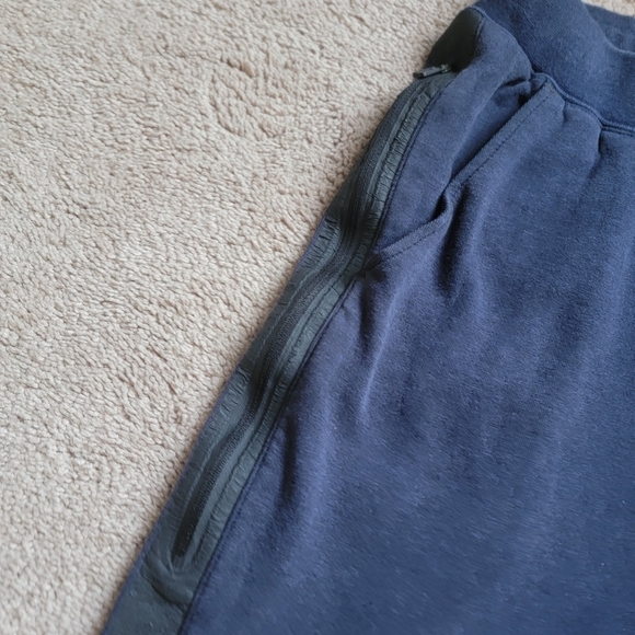 Nike Tech Shorts XL - Picture 3 of 10